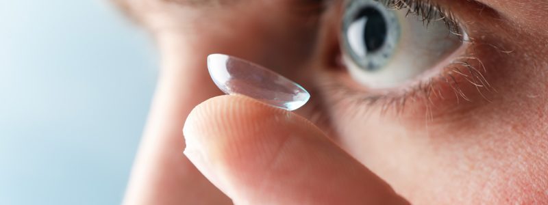 Insertion of contact lens